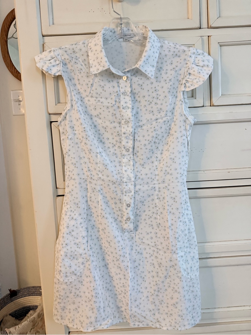 WeWoreWhat White Button-Front Blouse with Pale Blue Floral Print
